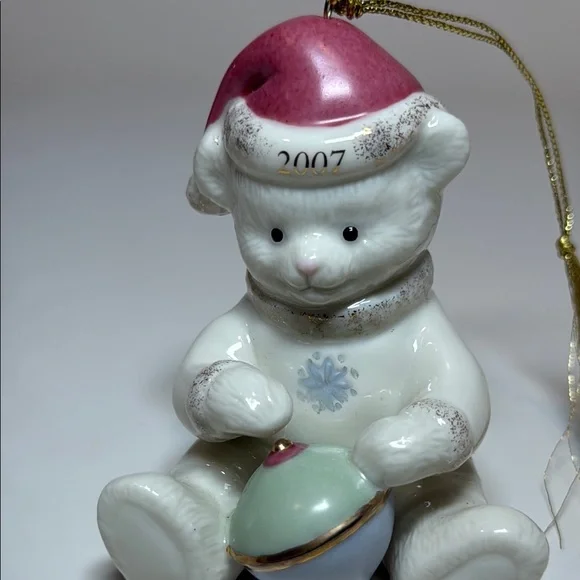 Lenox 2007 Teddy with Pink Hat - Picture 3 of 12